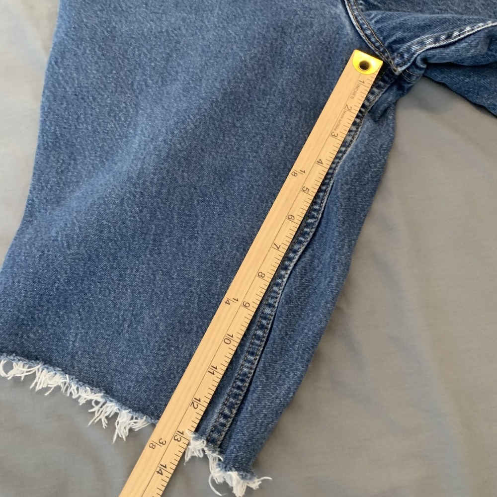 Levis 550 Shorts Womens 14 Large Blue‎ Denim Relaxed Fit Frayed Hem Tapered Leg - Picture 5 of 9